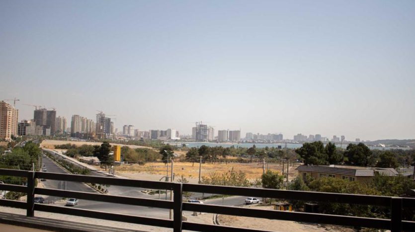 واحد 252 متری در دریاچه چیتگر